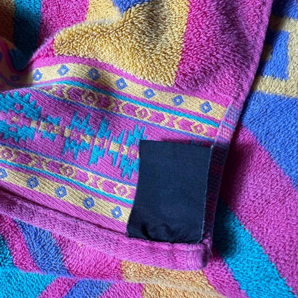 VTG Aztec Southwestern Design Double sided Beach Towel Vibrant Colorful 60 x 30